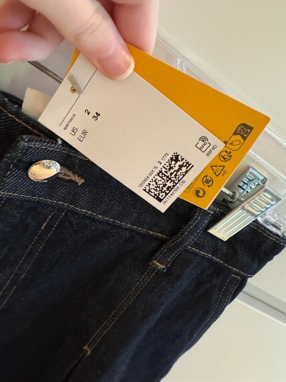 H&M Pleated Denim Skirt - Picture 6 of 6